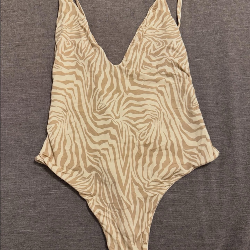 Acacia one piece